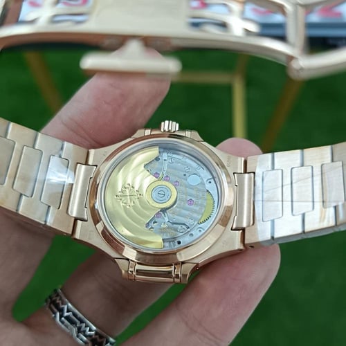 ساعة باتيك فيليب نوتيلوس سوبر كلون