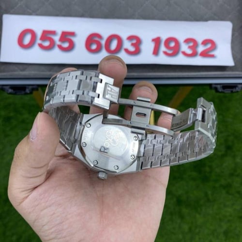 ساعة اوديمار بيغيه رويال اوك