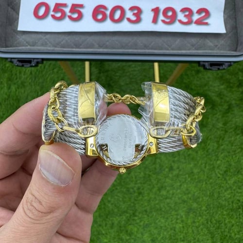 ساعة شاريول نسائية