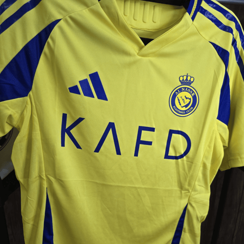 تيشيرت النصر الأساسي 24/25 - لاعبين