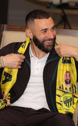 شال بنزيما نادي الاتحاد