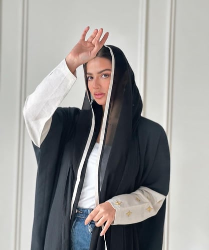 عباية كريب مكسر | اسود و بيج