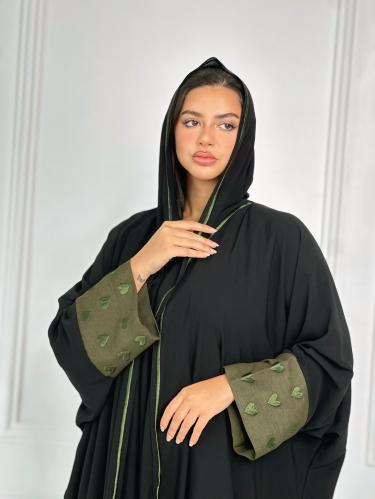 عباية  كريب مطرزه | زيتي