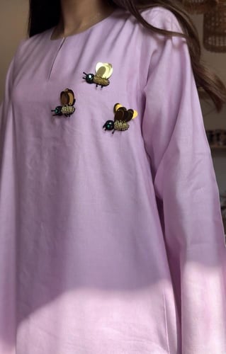 جلابية النحلات لينن للكبار | وردي