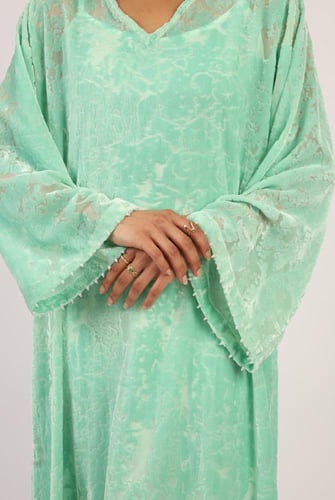 جلابية شيفون مع قطيفة