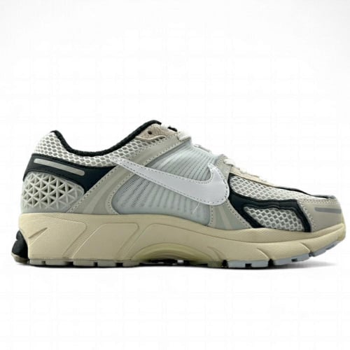 Nike Air Zoom Vomero 5