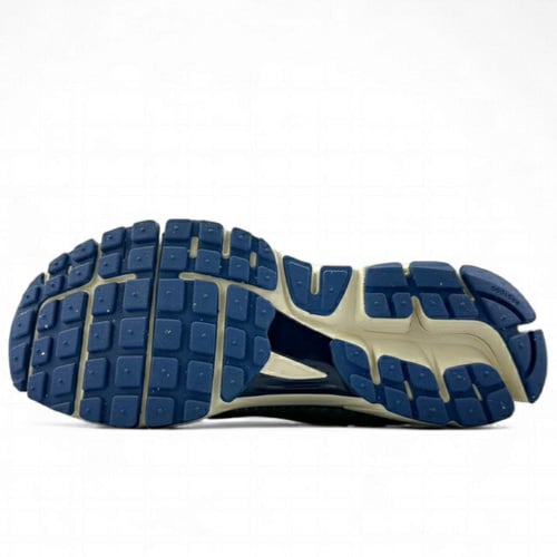 Nike Air Zoom Vomero 5