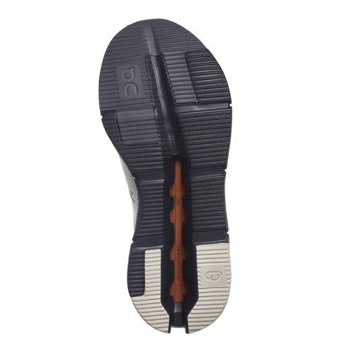 حذاء اون راننج كلاودنوفا