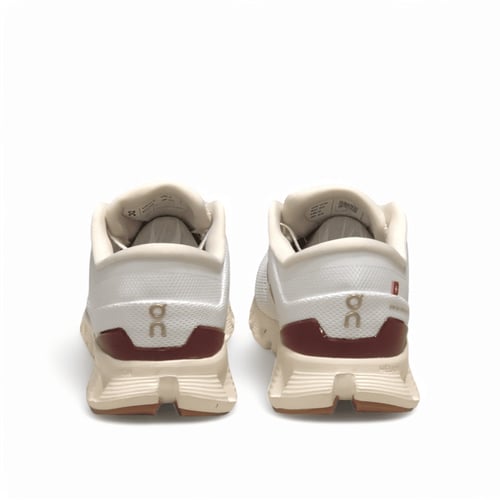 حذاء On Cloud X4