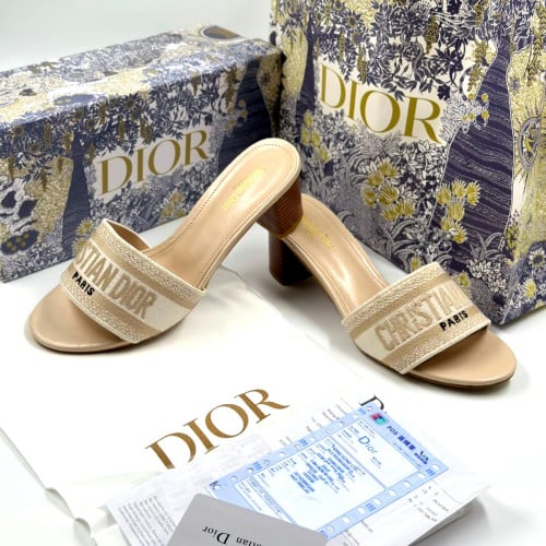 حذاء نسائي DIOR