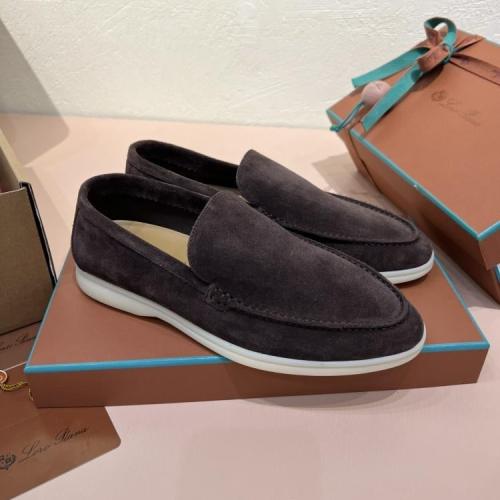 كاجوال Loro Piana