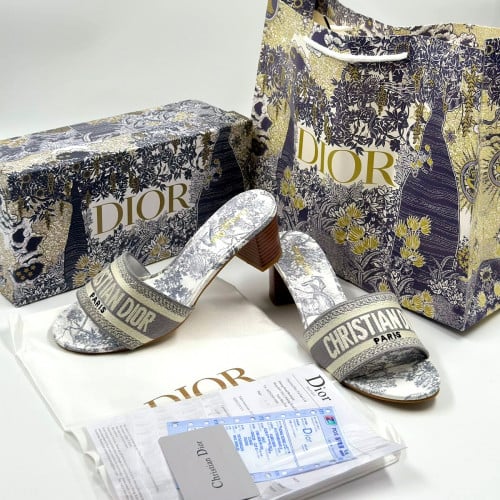 حذاء نسائي DIOR