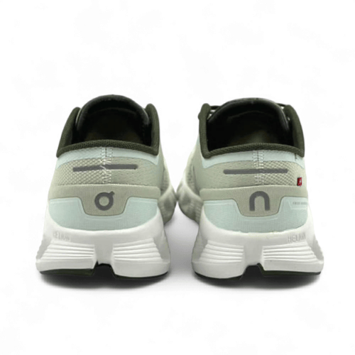 حذاء اون رانينج كلاود اكس 3 ابيض