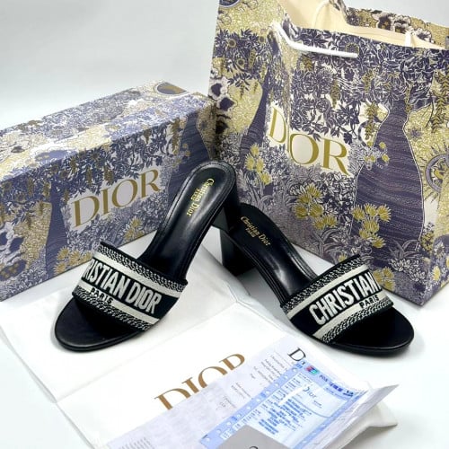 حذاء نسائي DIOR