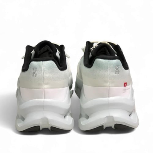 حذاء ON Cloudtilt