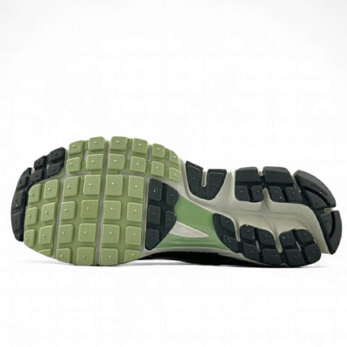 Nike Air Zoom Vomero 5