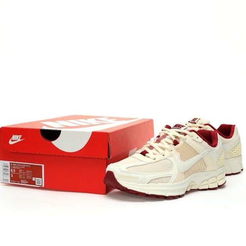 Nike Air Zoom Vomero 5