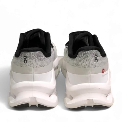 حذاء ON Cloudtilt