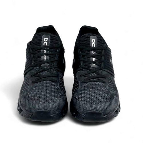 حذاء اون راننج كلاود سويفت اسود