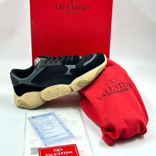 كاجوال VALENTINO