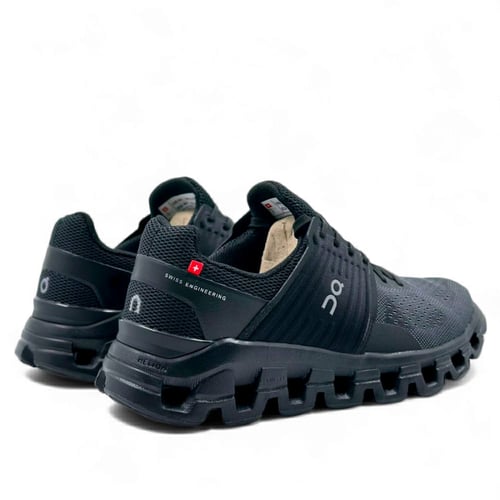 حذاء اون راننج كلاود سويفت اسود