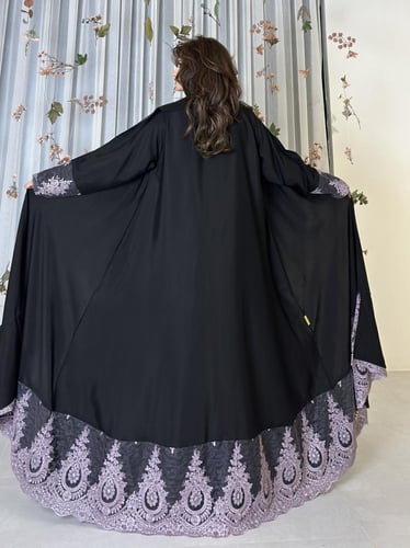 عباية سمو الدانتيل الملكيه