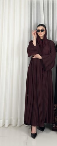 عبايه لمسة عناب