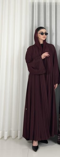 عبايه لمسة عناب