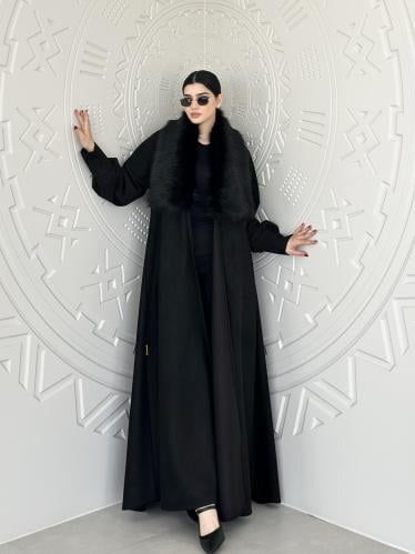 عباية فروة الأسود الملكي
