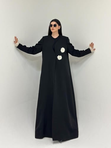 بليزر اسود بدانتيل و ورود