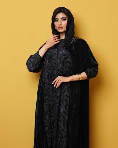 عباية مخمل و شيفون مخمل