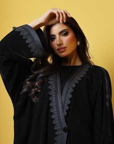عباية مخمل لف بتطريز مغربي