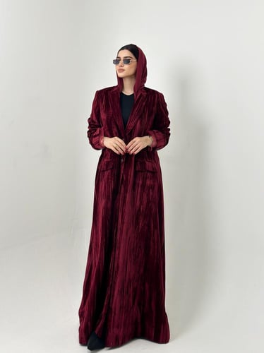 بليزر مخمل عنابي باطراف دانتيل