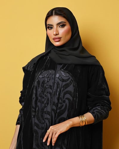 عباية مخمل و شيفون مخمل