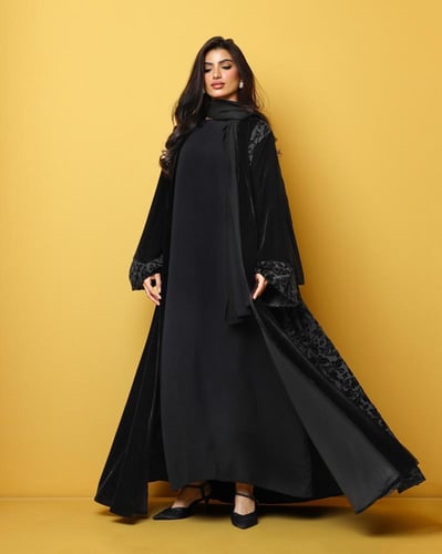 عبايه مخمل أسود و شيفون مخمل اسود