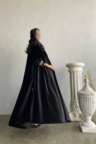 عباية لمسة ملكية