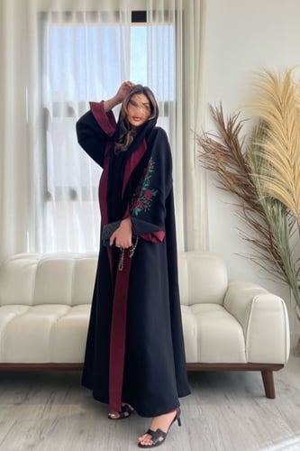 Sj128 عباية فخمة من اللونين الأسود والعنابي تطريز...