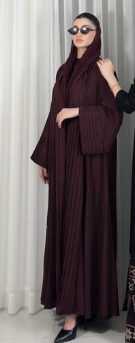 عبايه لمسة عناب