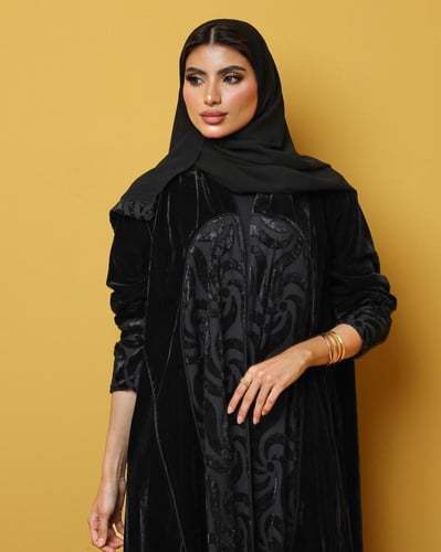 عباية مخمل و شيفون مخمل