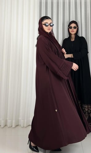 عبايه لمسة عناب