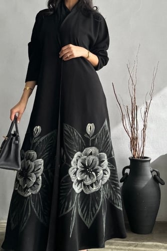 عباية طيف الورد