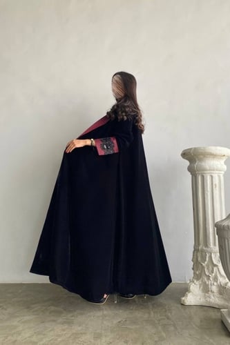 عباية سحر المخمل