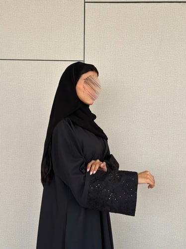 كتان واقف - كريب مطرز مع ترتر