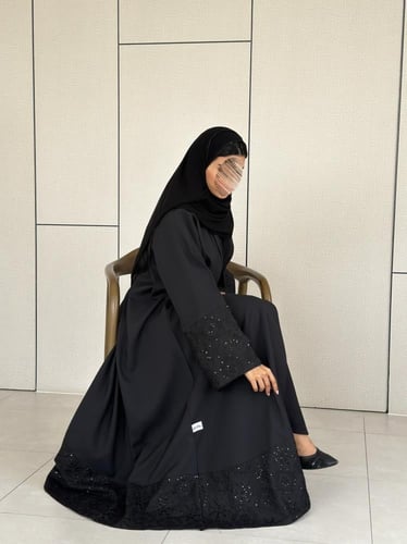 كتان واقف - كريب مطرز مع ترتر