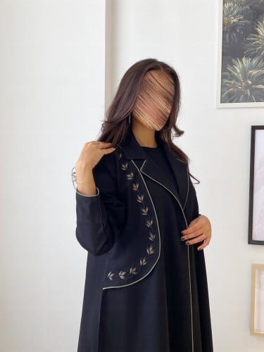 تطريز زيتي محدد بقيطان