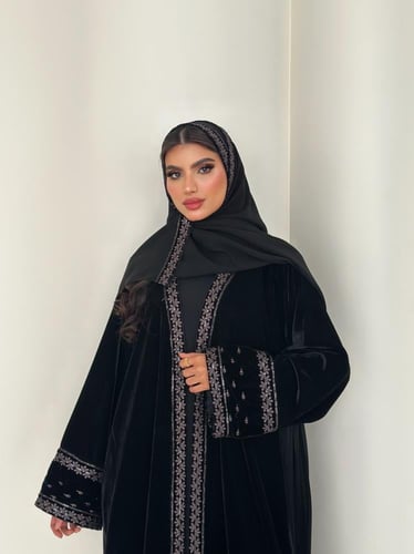 مخمل مطرز ذهبي - كسرات