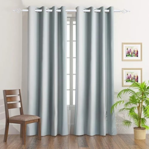 عمود ستائر ابيض