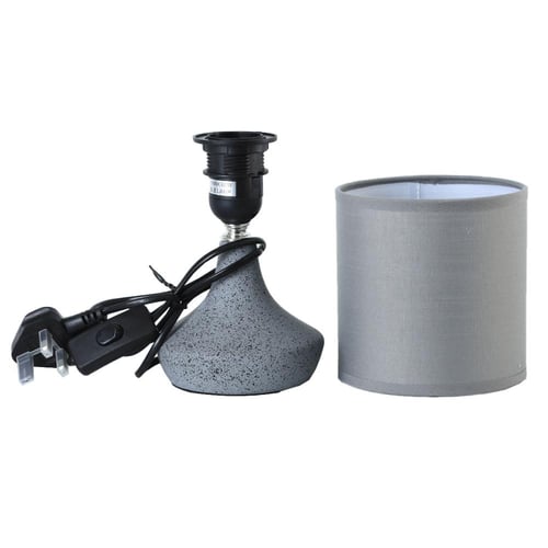 أباجورة طاولة كلاسيك بإضاءة جميلة