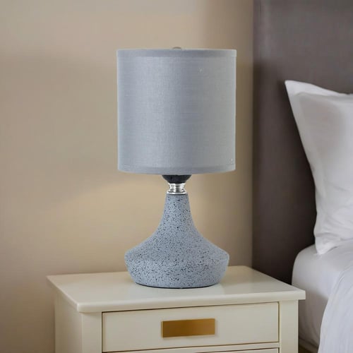 أباجورة طاولة كلاسيك بإضاءة جميلة