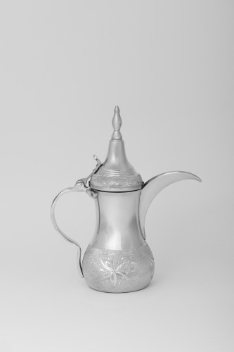 دلة فضي وسط هندية